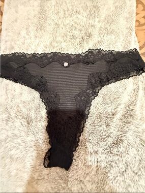 Victoria’s Secret Thong Size Large